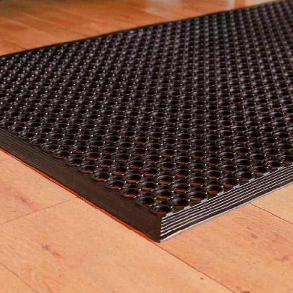 Stand-alone Rubber Entrance Mat Featuring a Honeycomb Design